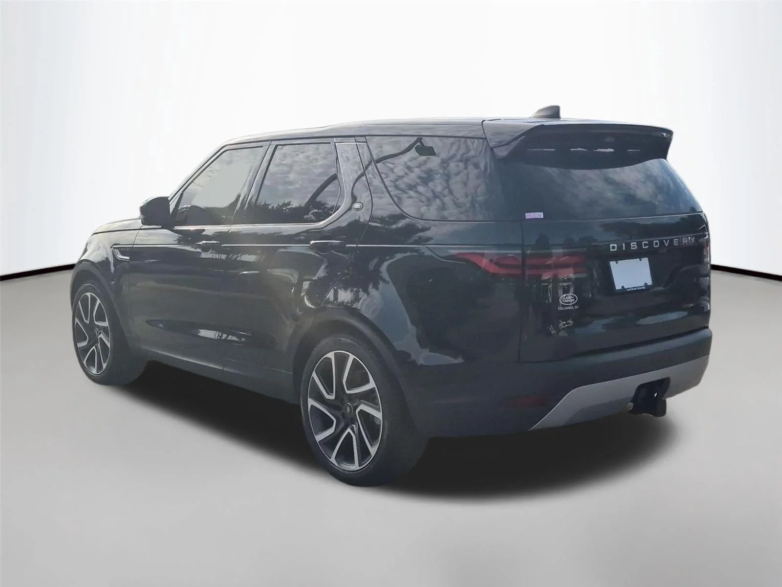 Used 2024 Santorini Black Metallic Land Rover S image 3