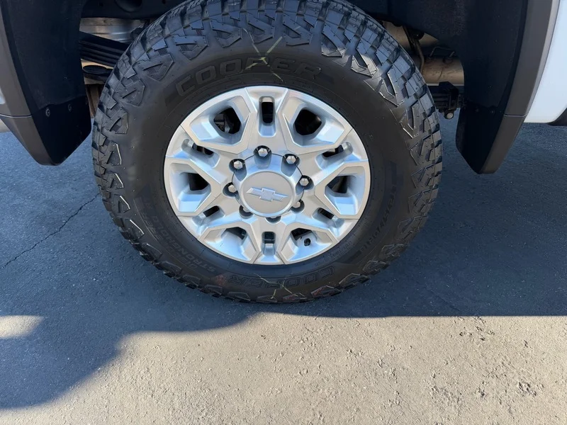 Used 2020 SUMMIT WHITE Chevrolet LTZ image 37
