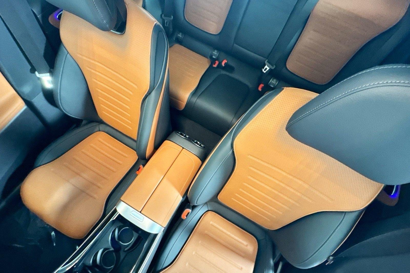 New 2026 Polar White Mercedes-Benz GLC 300 image 19