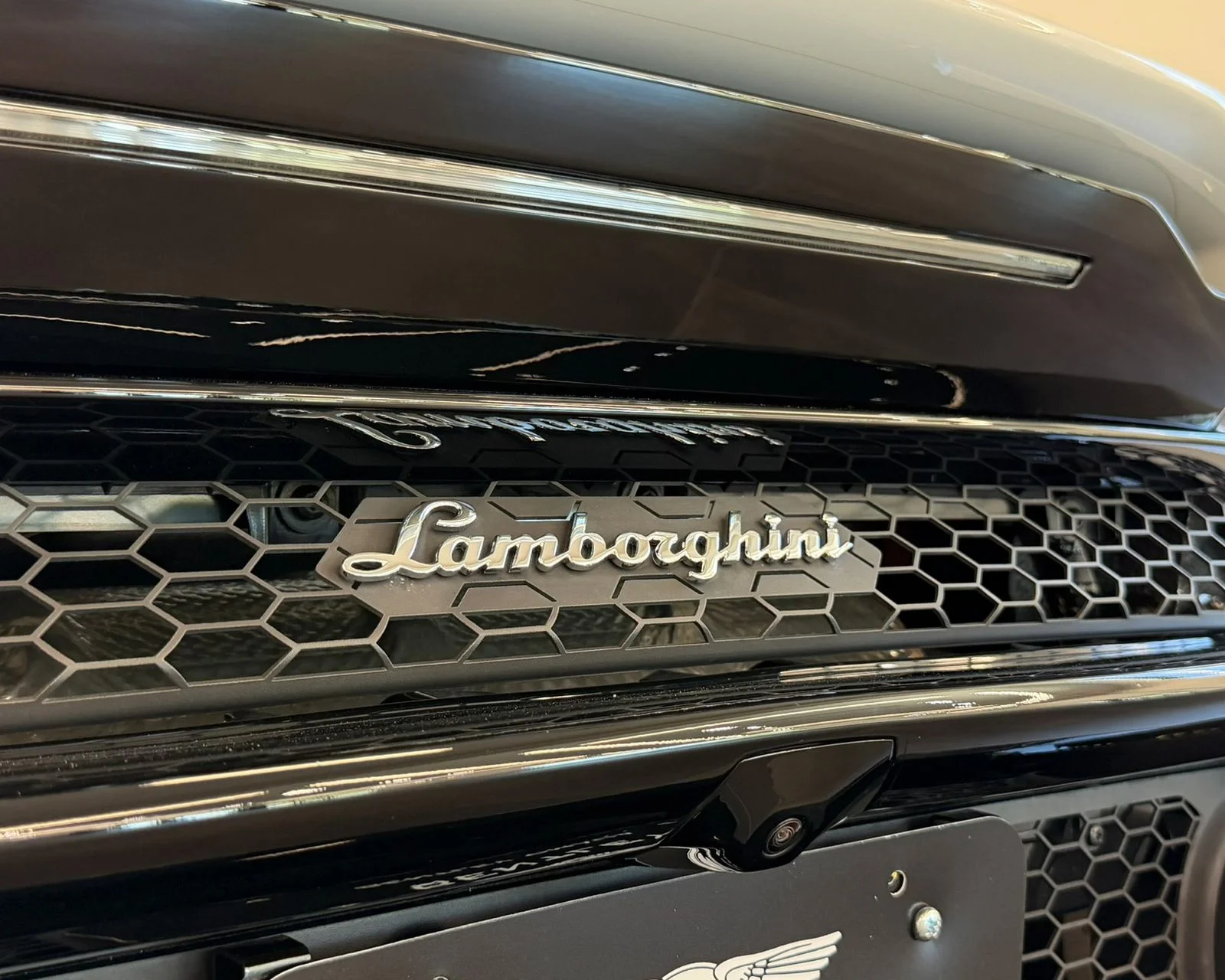 Used 2022  Lamborghini Base image 45