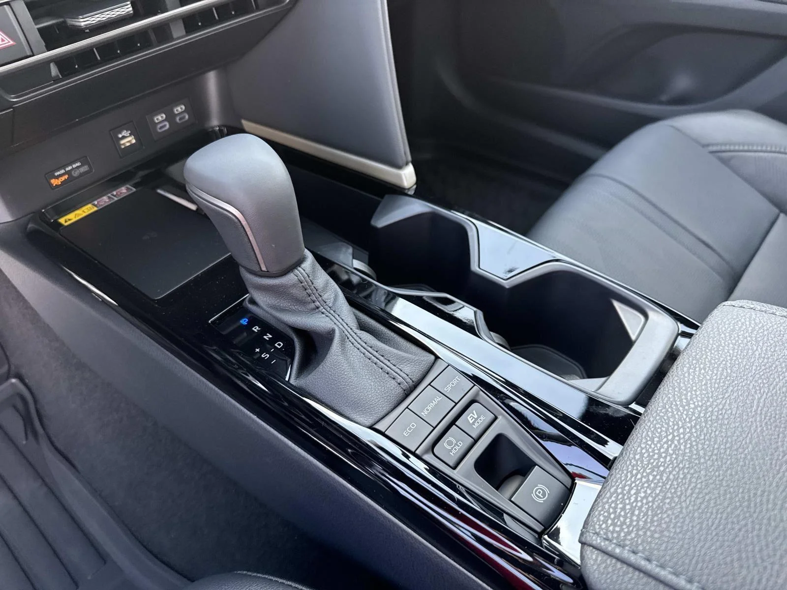 New 2026 Ocean Gem Toyota XSE image 18