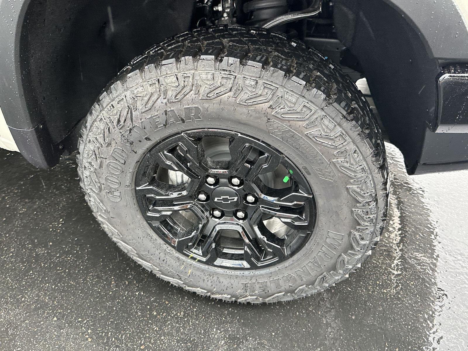 New 2026 White Sands Chevrolet ZR2 image 18
