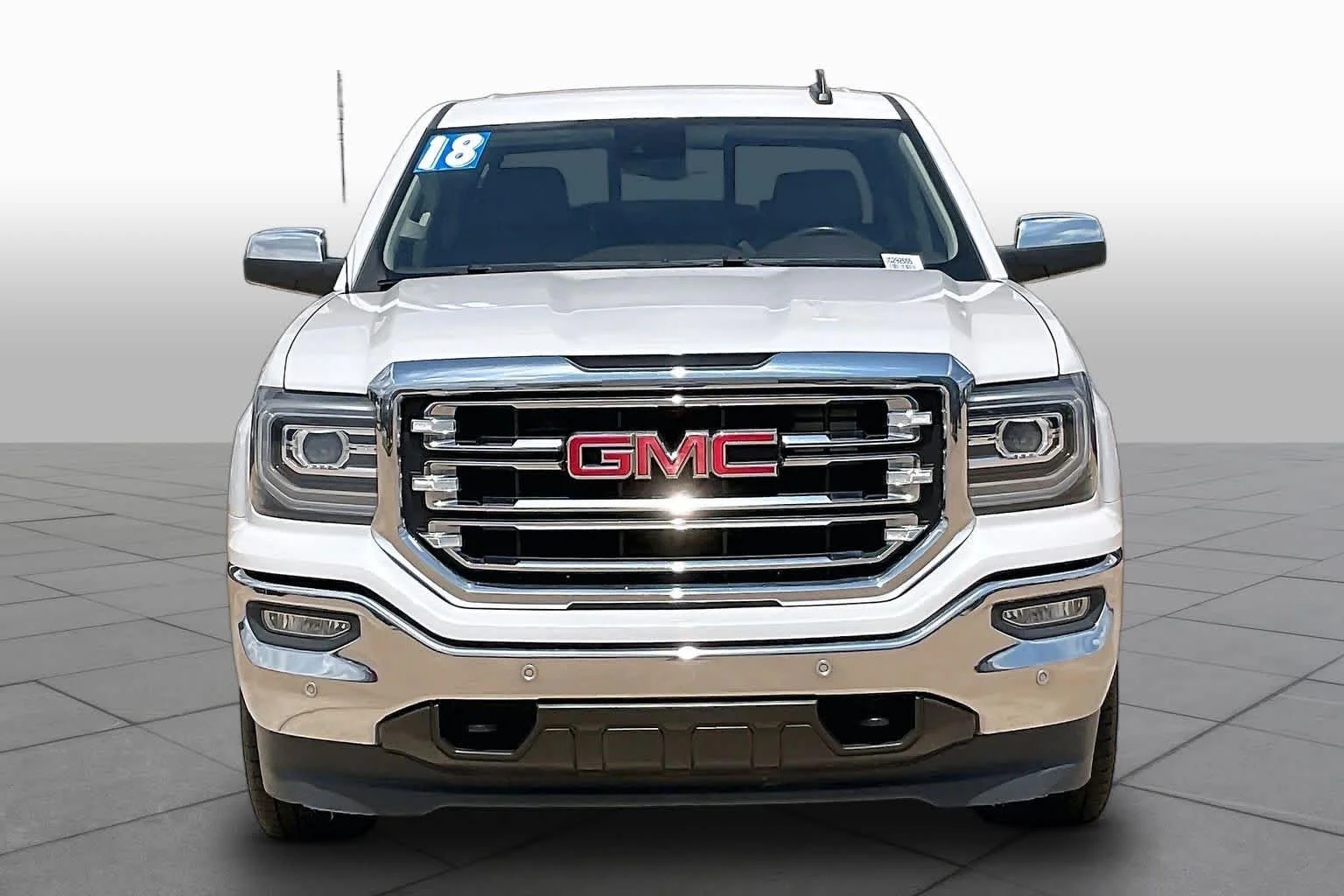 Used 2018 White Frost Tricoat GMC SLT image 4
