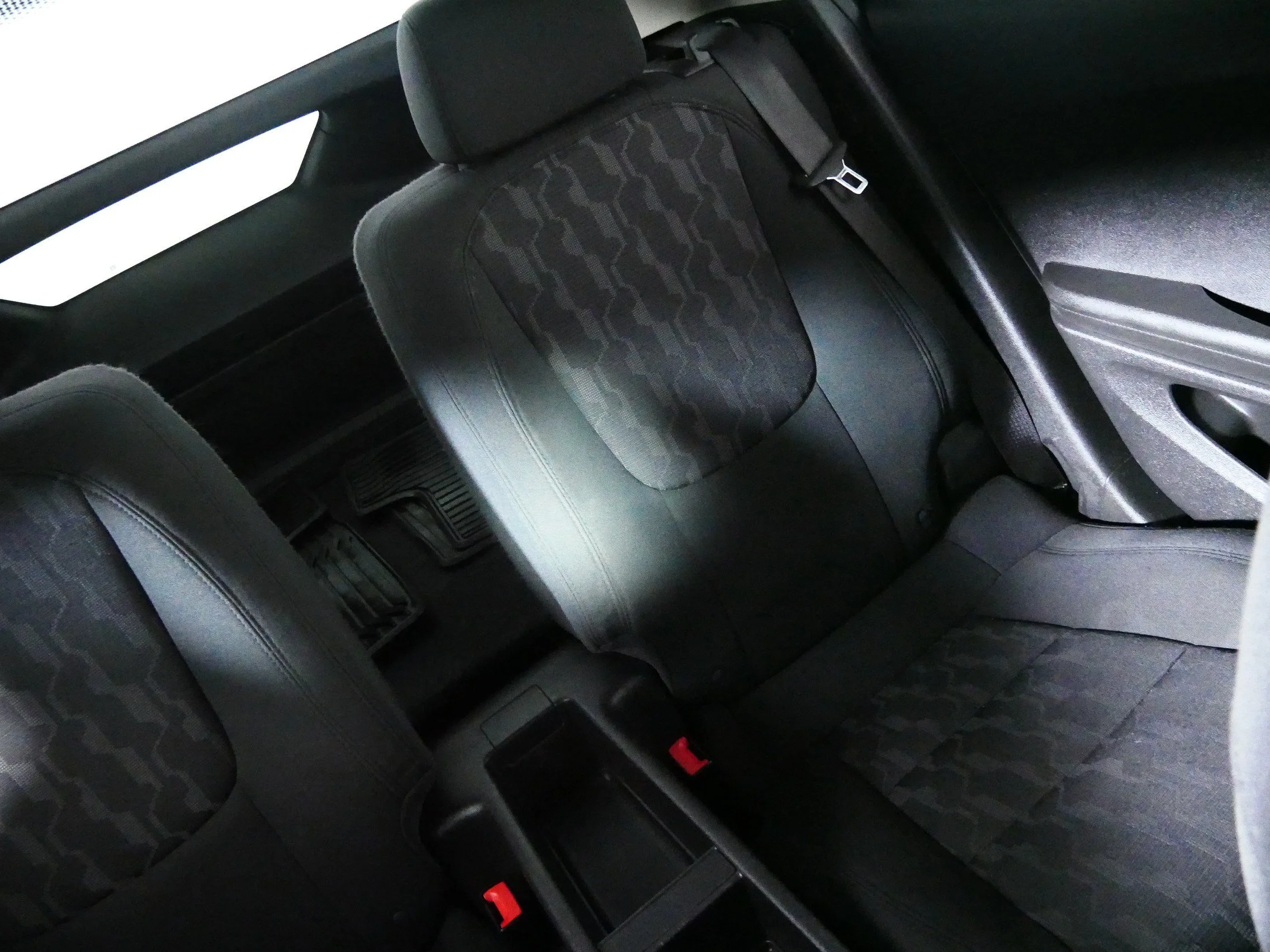 Used 2015 Silver Ice Metallic Chevrolet  image 14