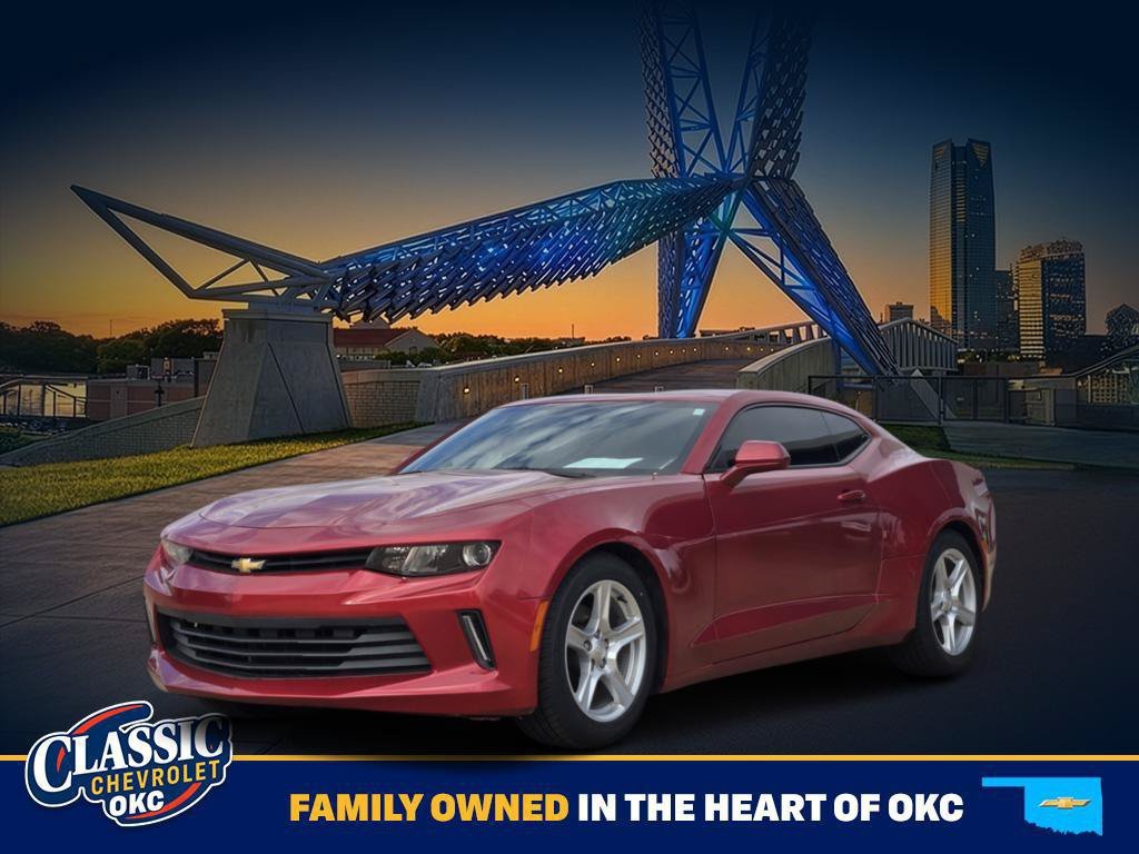 Used 2017 GARNET RED TINTCOAT Chevrolet 1LT image 3