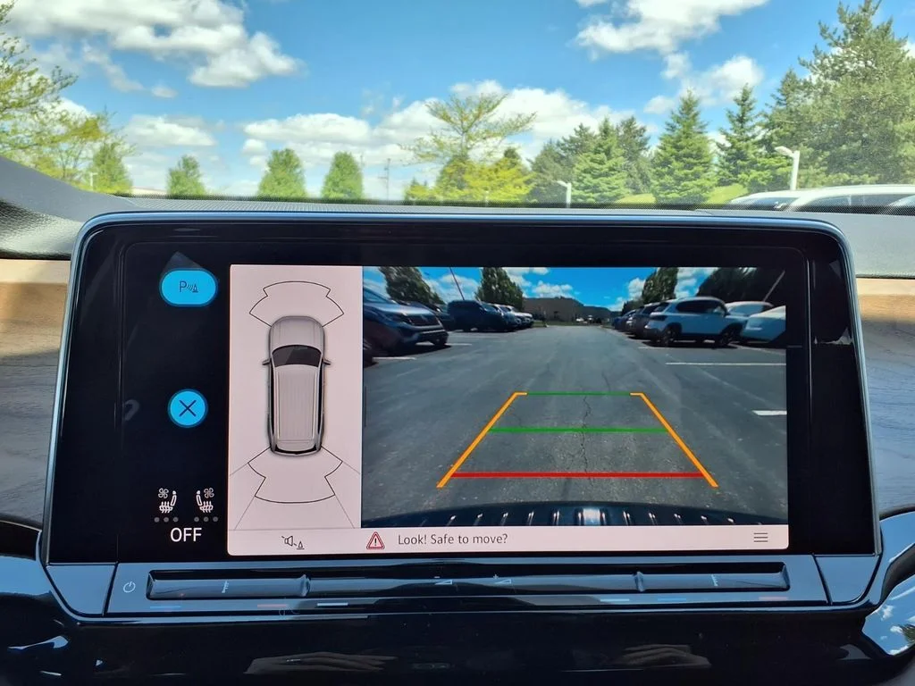 New 2026 Deep Black Pearl Volkswagen SE w/Technology image 15