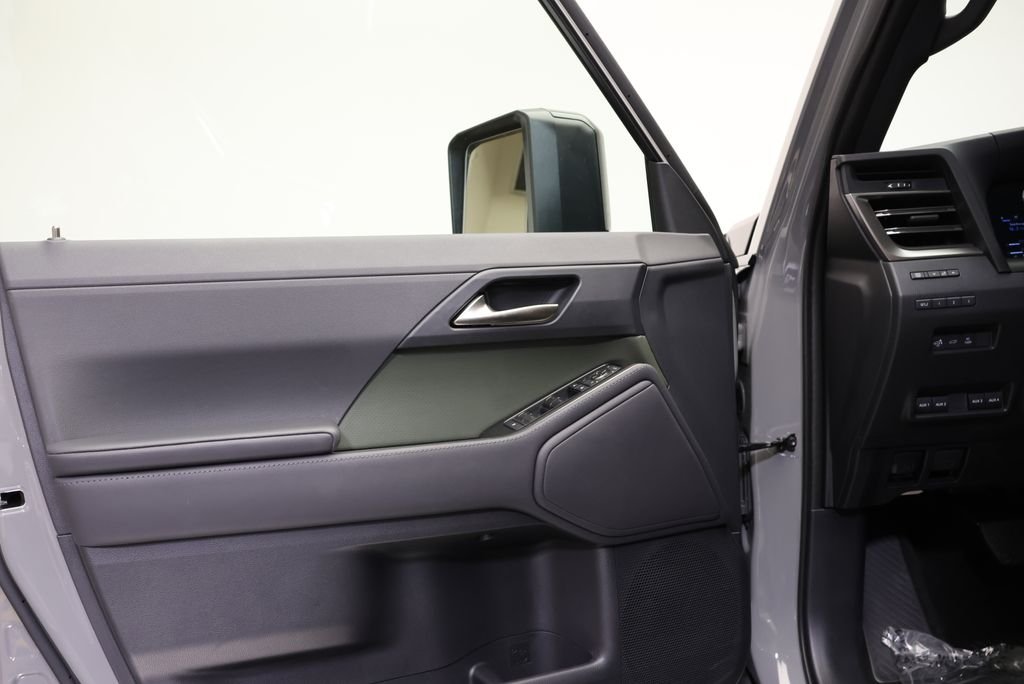 2025 Lexus GX Overtrail - Photo 27