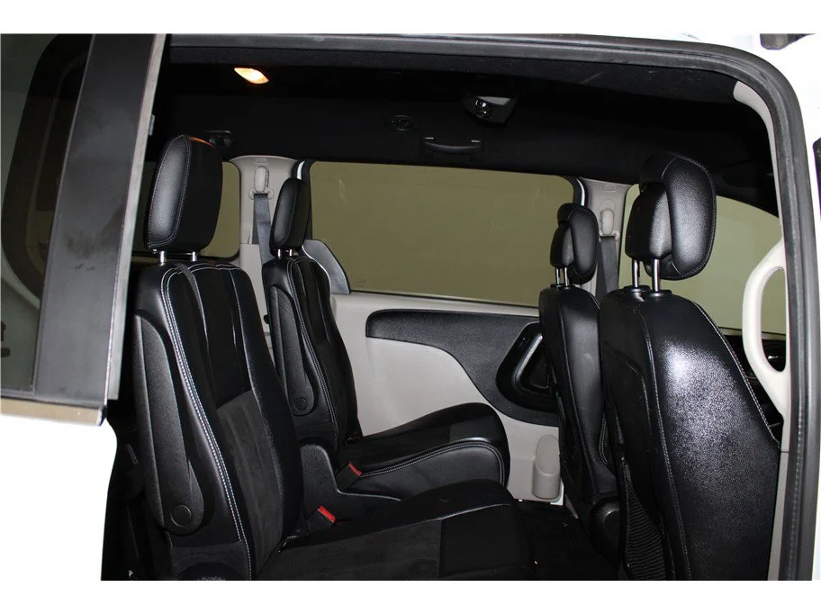 Used 2019 White Knuckle Clearcoat Dodge SXT image 22