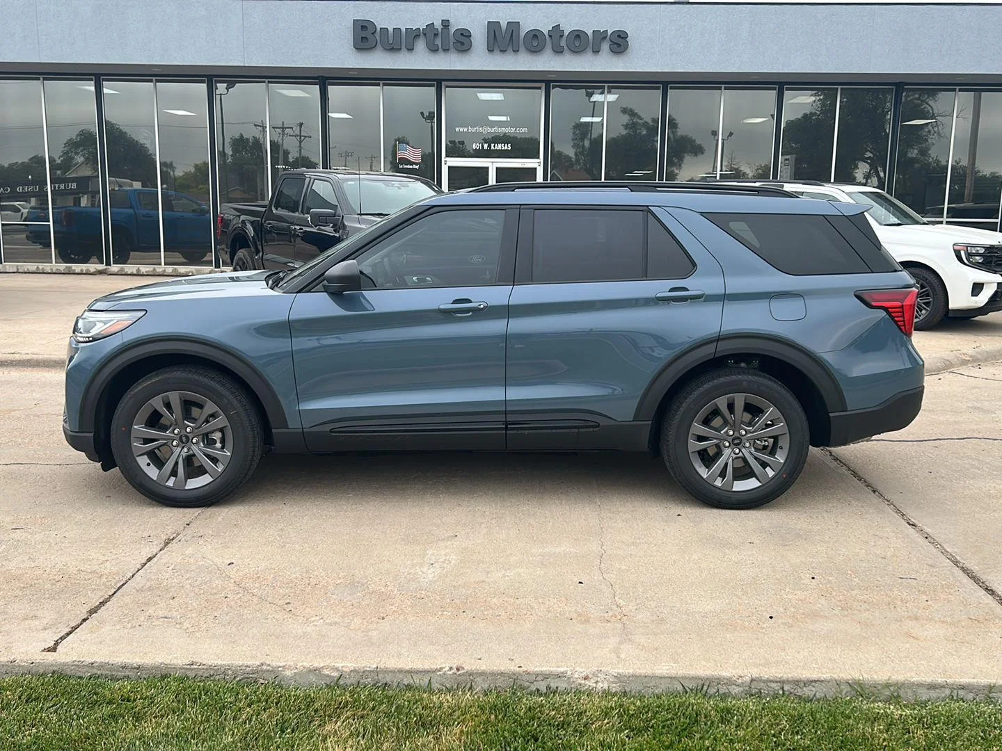 New 2026 Vapor Blue Metallic Ford Active image 1