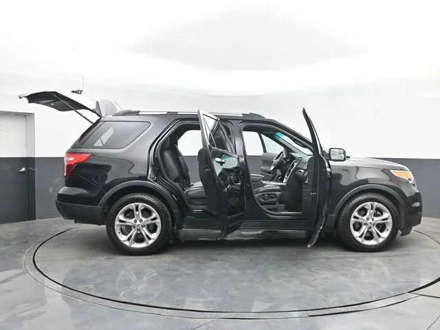 Used 2014 Black Ford Limited image 50