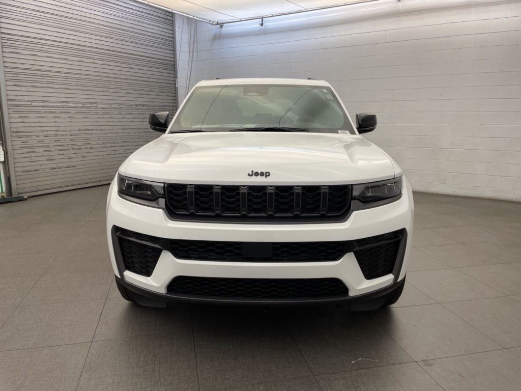 New 2026 Bright White Clearcoat Jeep Altitude image 6