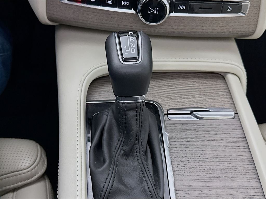 Used 2021 Gray Volvo T6 Inscription image 18