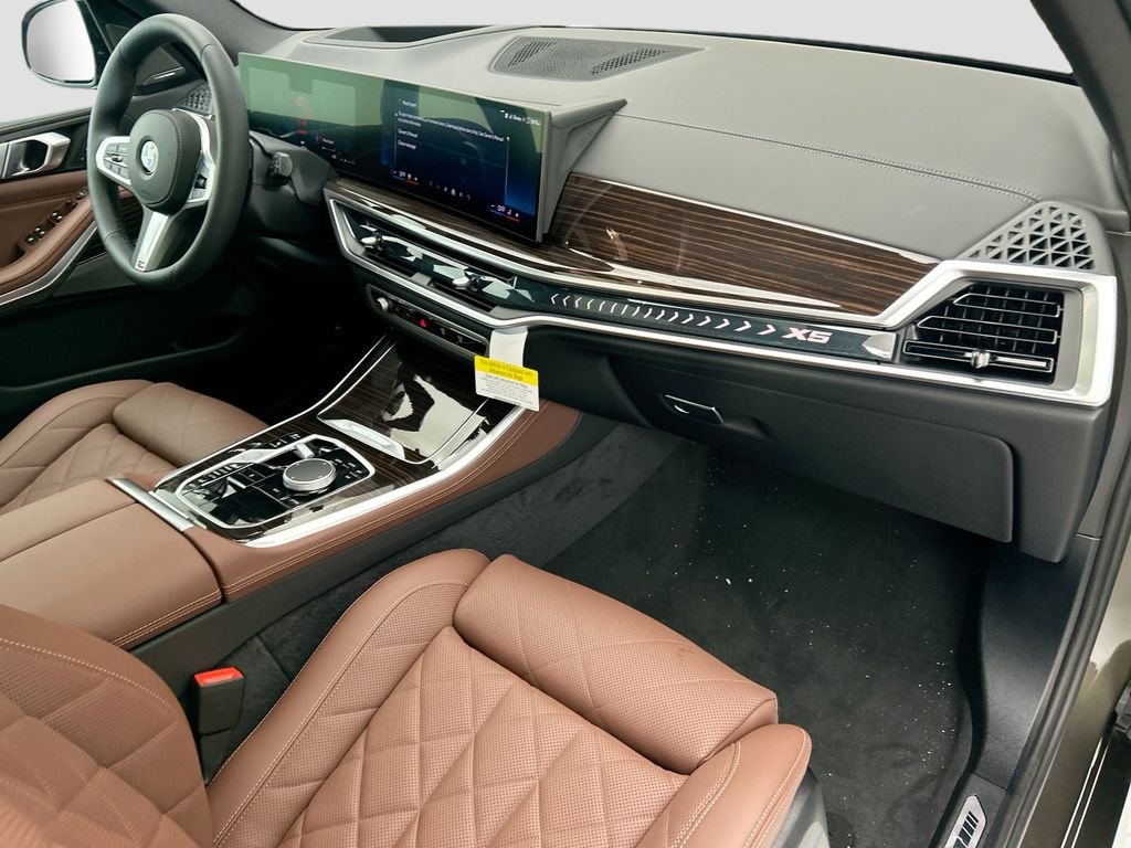 New 2026 Green Metallic BMW xDrive40i image 16