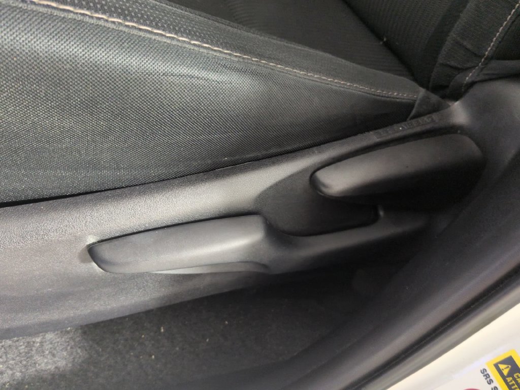 2015 Toyota RAV4 XLE - Photo 27