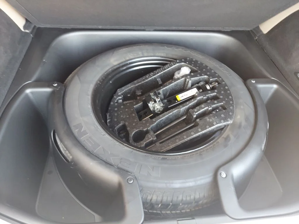 Certified Used 2019 Gray Jeep Laredo E image 42