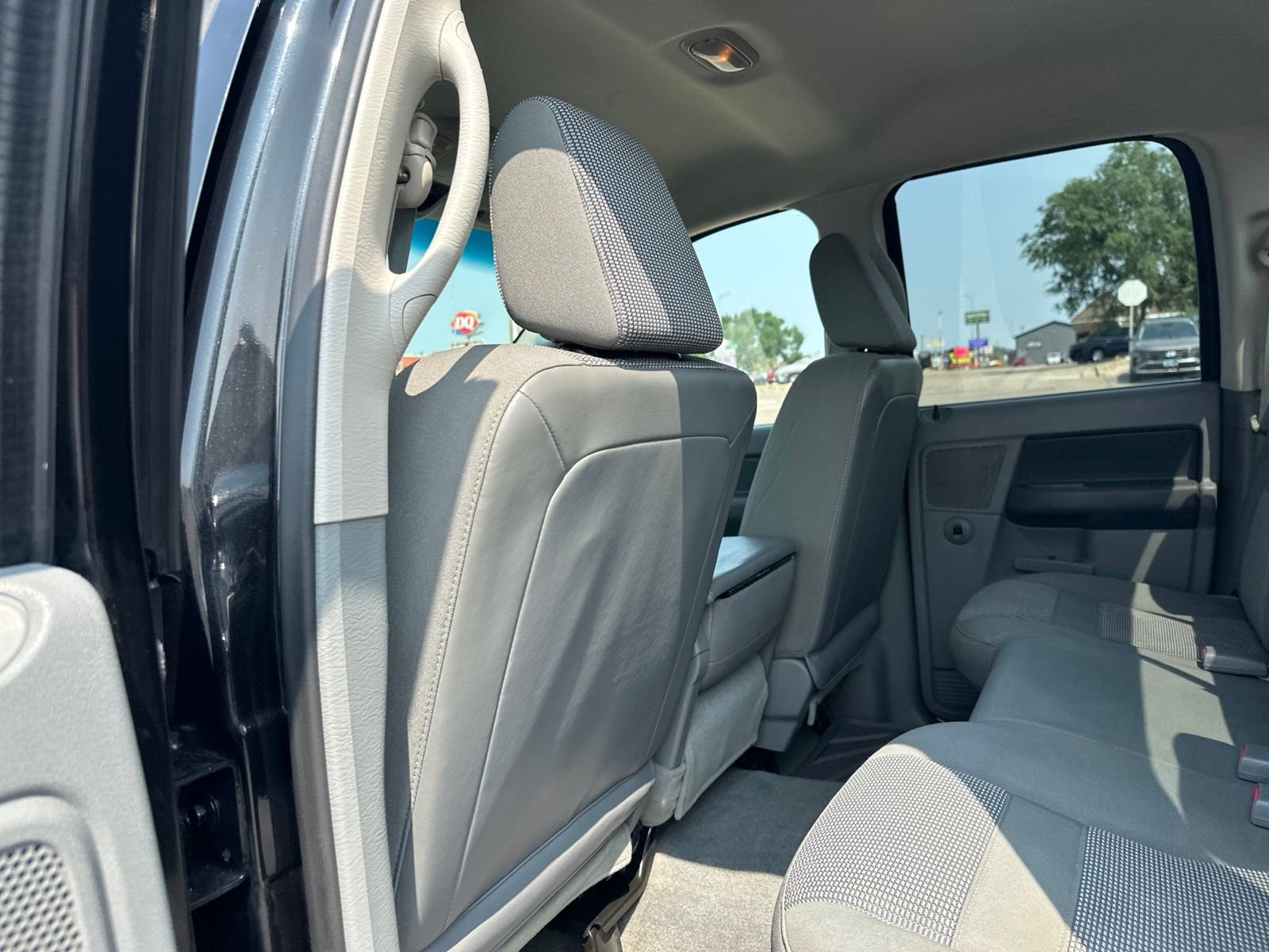 Used 2006 Black Dodge SLT image 20