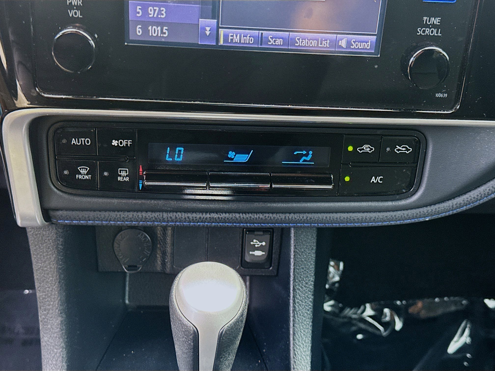 Used 2017 Super White Toyota SE image 14