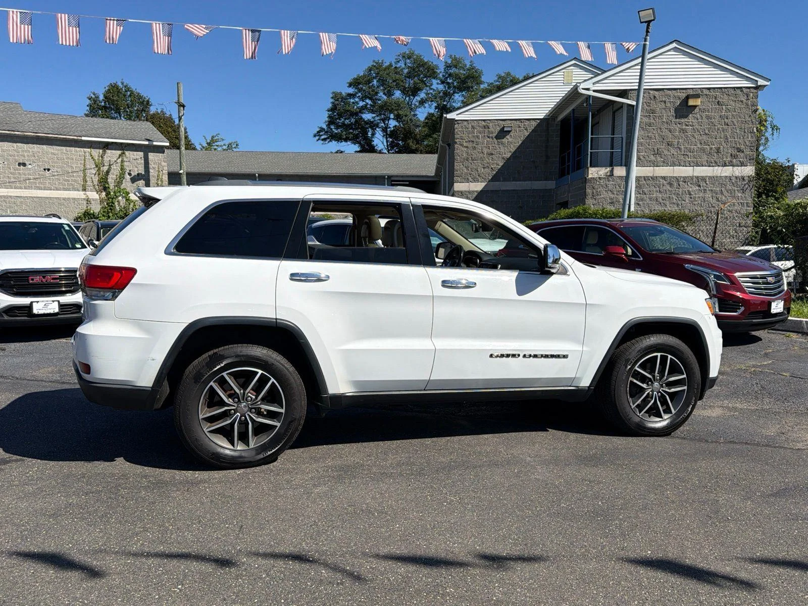 Used 2018 White Jeep Limited image 8