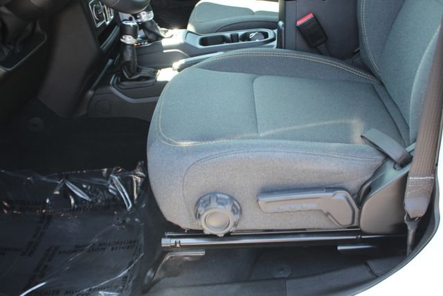 Used 2025 White Jeep Sahara image 20