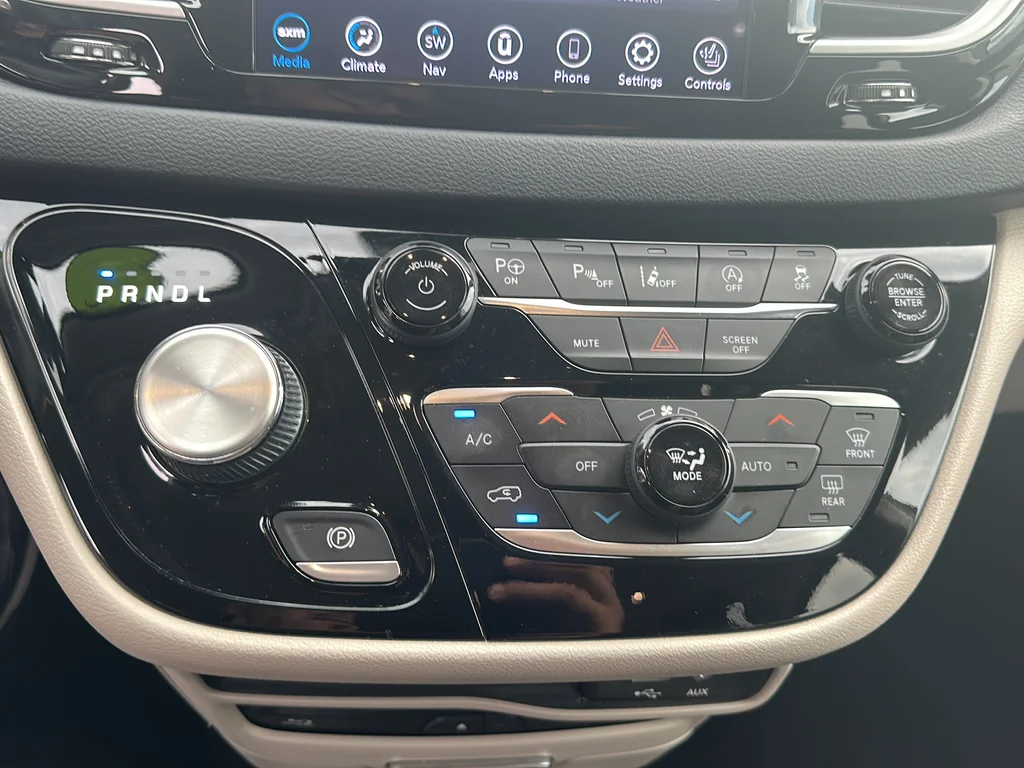 Used 2020 White Chrysler Touring L Plus image 21