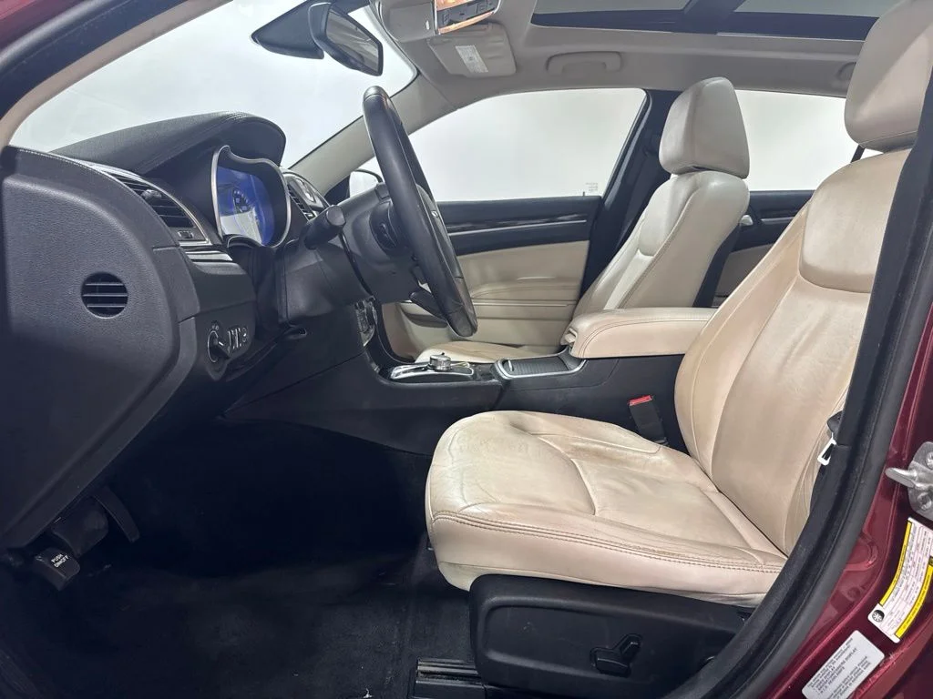 Used 2015 Velvet Chrysler Limited image 19
