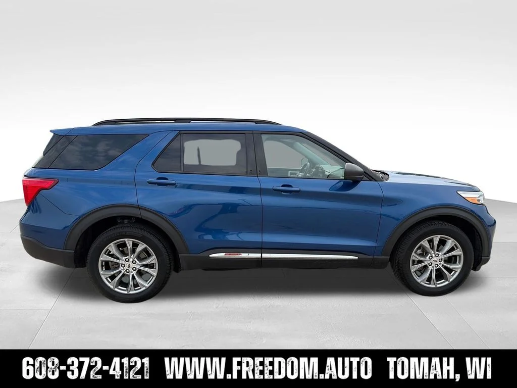 Used 2022 Blue Metallic Ford XLT image 9