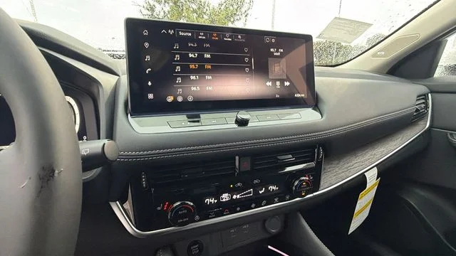 New 2026 Everest White Pearl TriCoat Nissan Platinum image 25