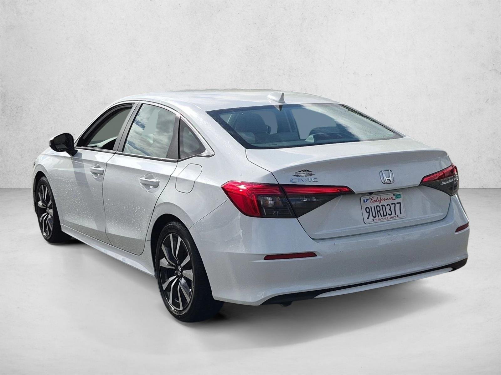 Used 2022 White Honda EX image 7