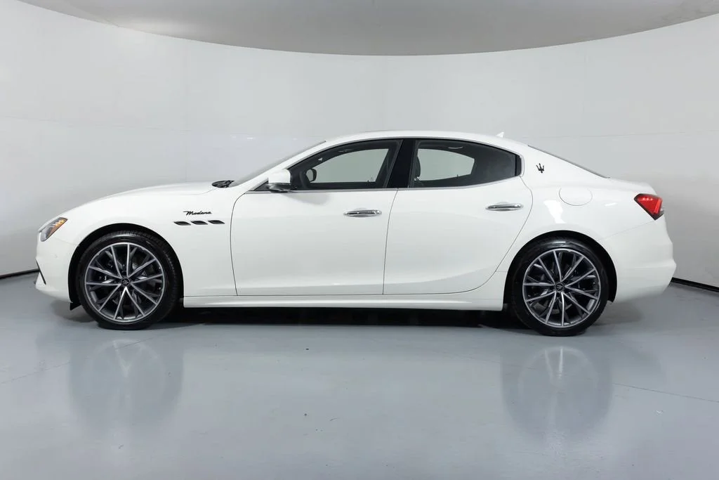 Used 2023 White Maserati Modena image 3