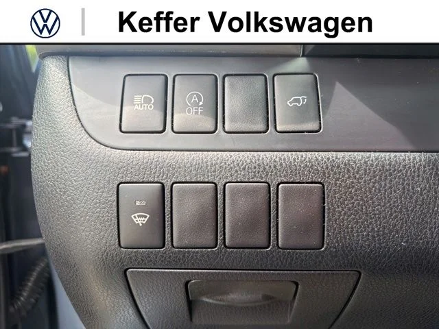 Used 2018 Blue Toyota XLE image 16