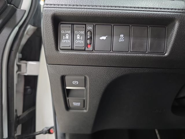 Used 2025 White Honda EX-L image 24
