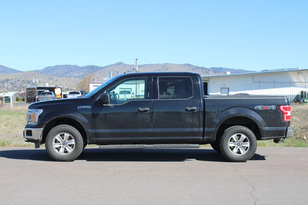 Used 2019 Agate Black Metallic Ford XLT image 3