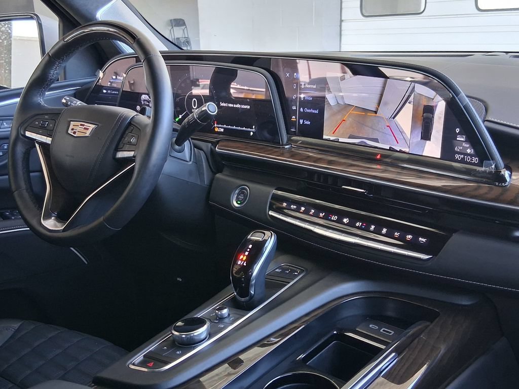 Used 2024 Crystal White Tricoat Cadillac Sport Platinum image 16