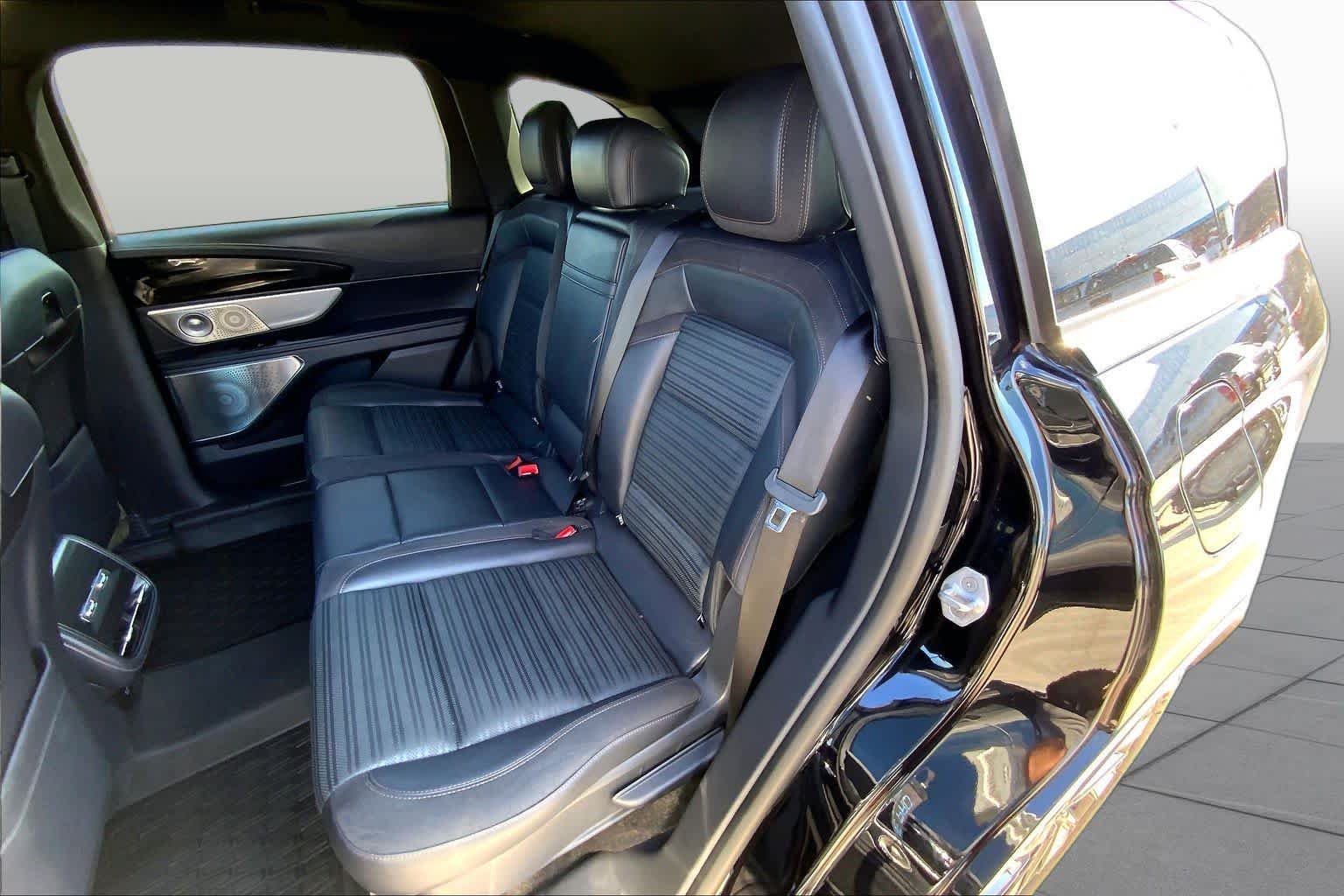 Used 2024 Infinite Black Metallic Clearcoat Lincoln Reserve image 21