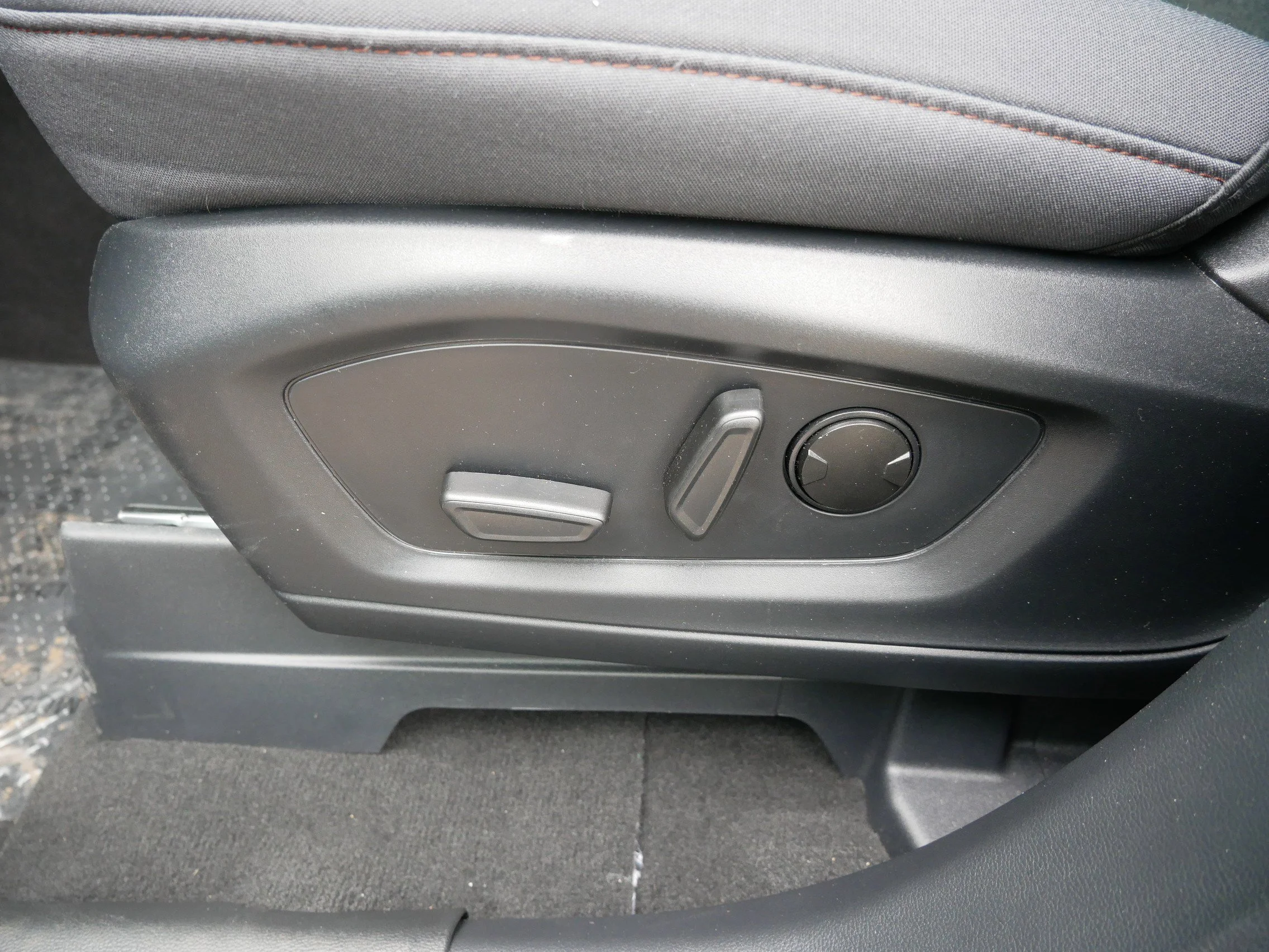 New 2026 Agate Black Metallic Ford Active w/200A Pkg image 19