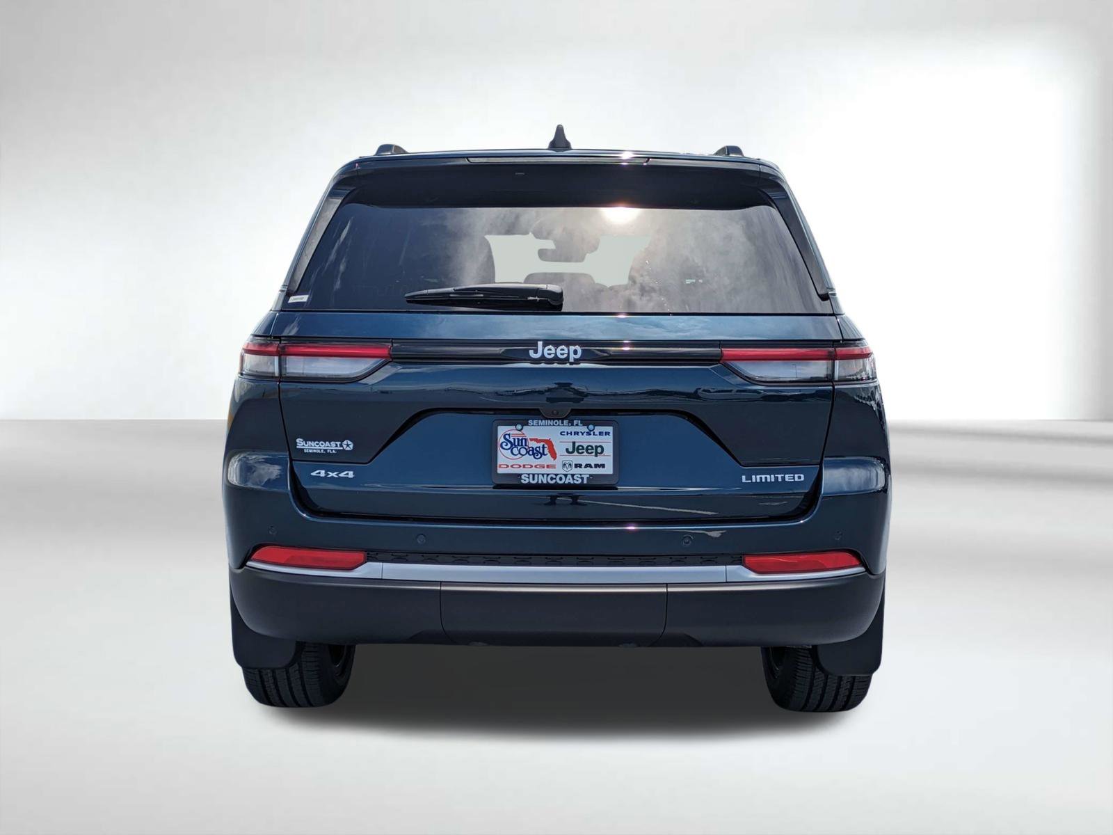 New 2026 Fathom Blue Pearl-Coat Exterior Paint Jeep Limited image 5