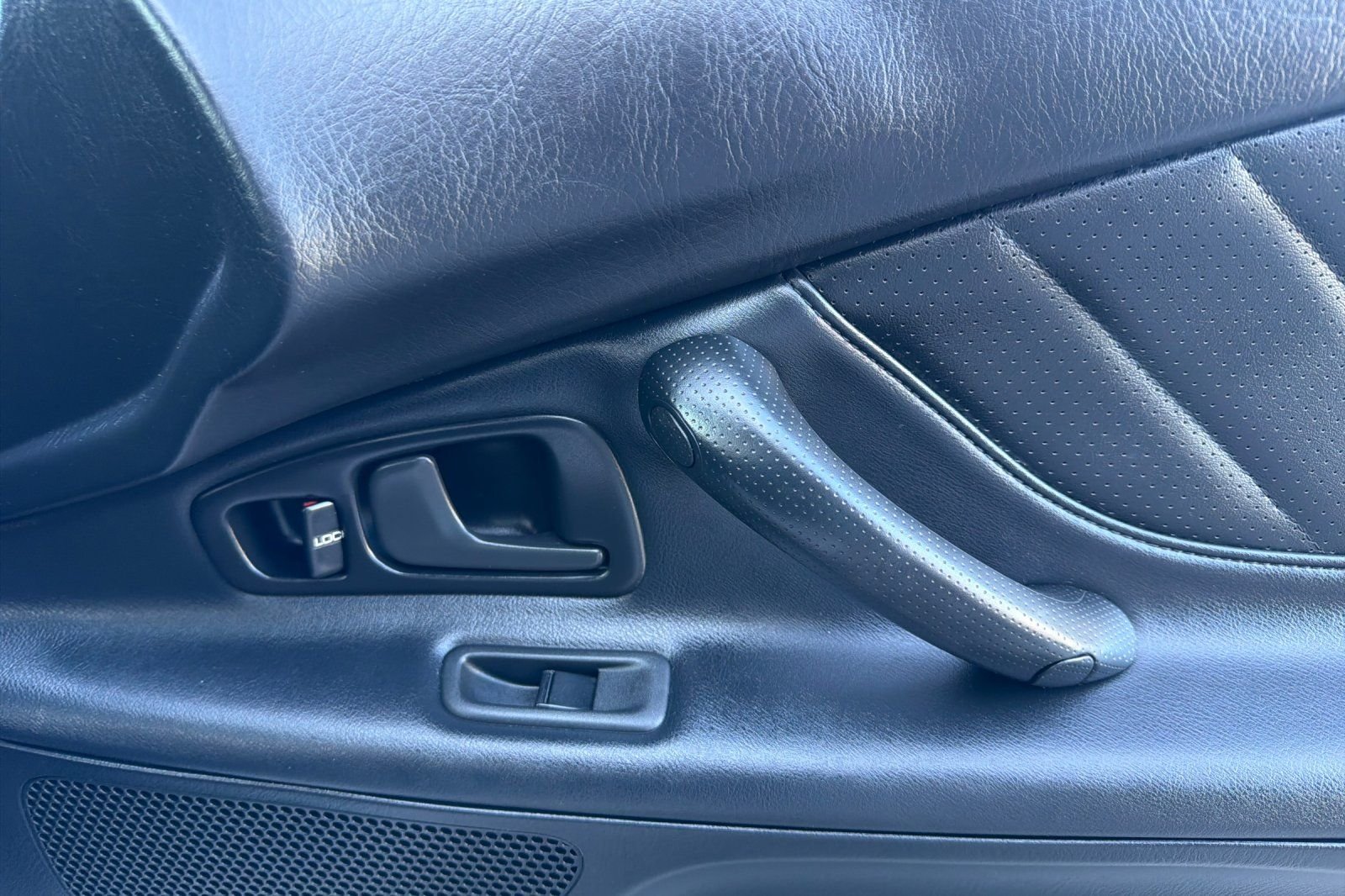 Used 2001  Honda Base image 20