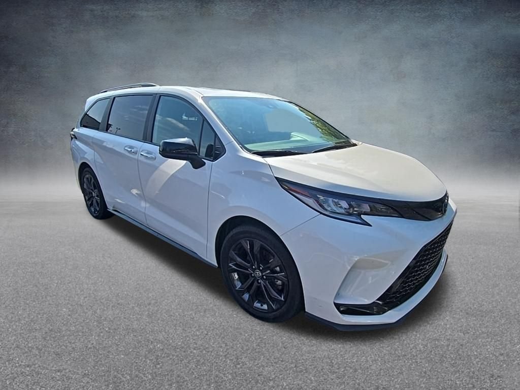 Used 2025 Ice Toyota XSE image 13