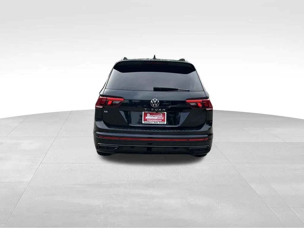 Used 2023 Black Volkswagen 2.0T SE R-Line Black image 4