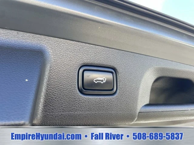 Used 2025 Gray Hyundai SEL image 6