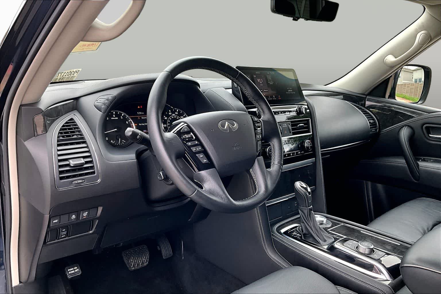 Used 2023 Hermosa Blue INFINITI LUXE image 18