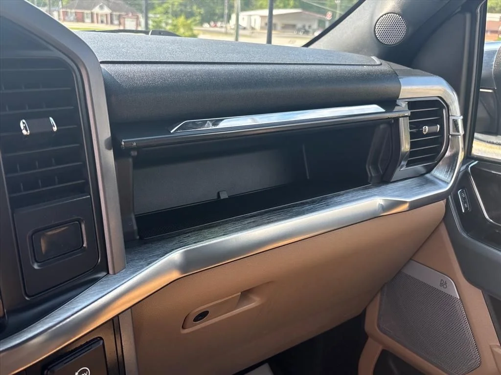 Used 2023 White Ford Lariat image 40