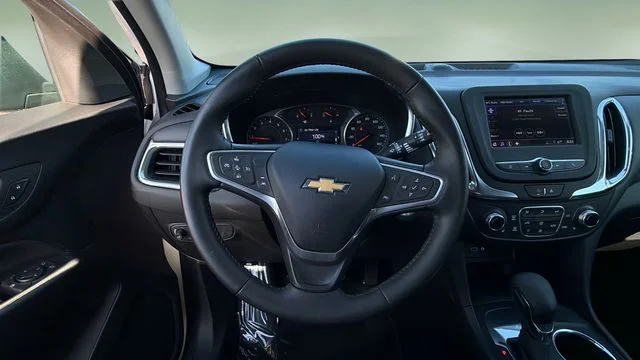 Used 2022 White Chevrolet LT image 12