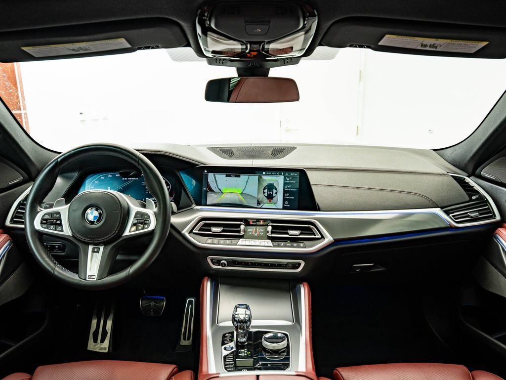 Used 2021 Black Sapphire Metallic BMW M50i image 4