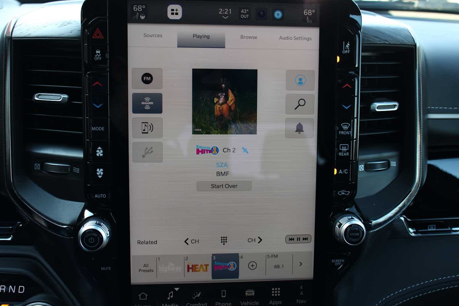 2025 RAM 1500 Limited - Photo 28