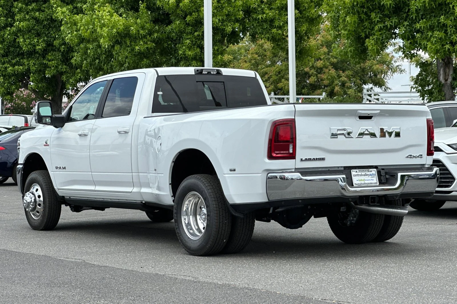 New 2026 Bright White Clear-Coat Exterior Paint RAM Laramie image 6