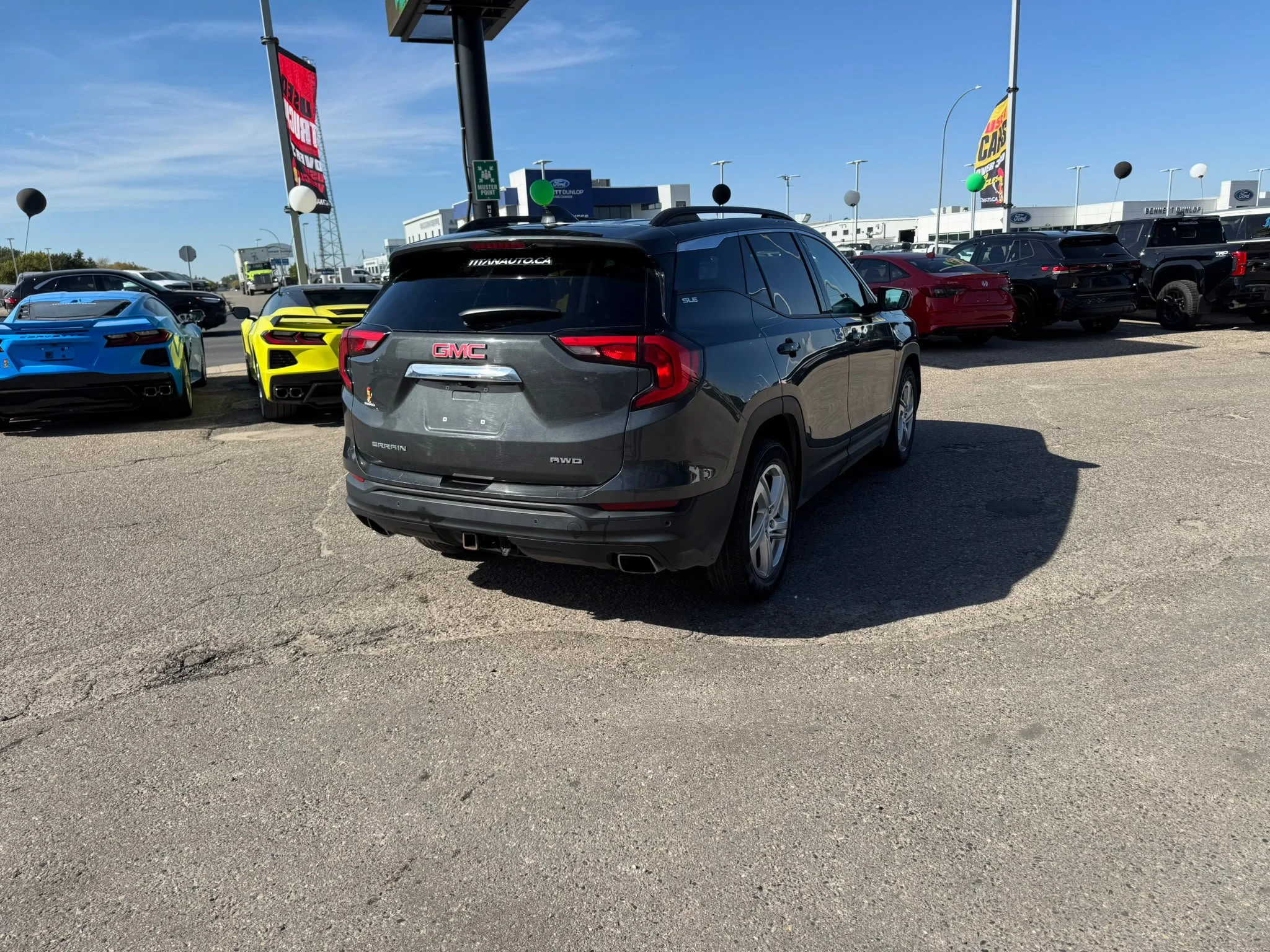 Used 2019 Gray GMC SLE image 8