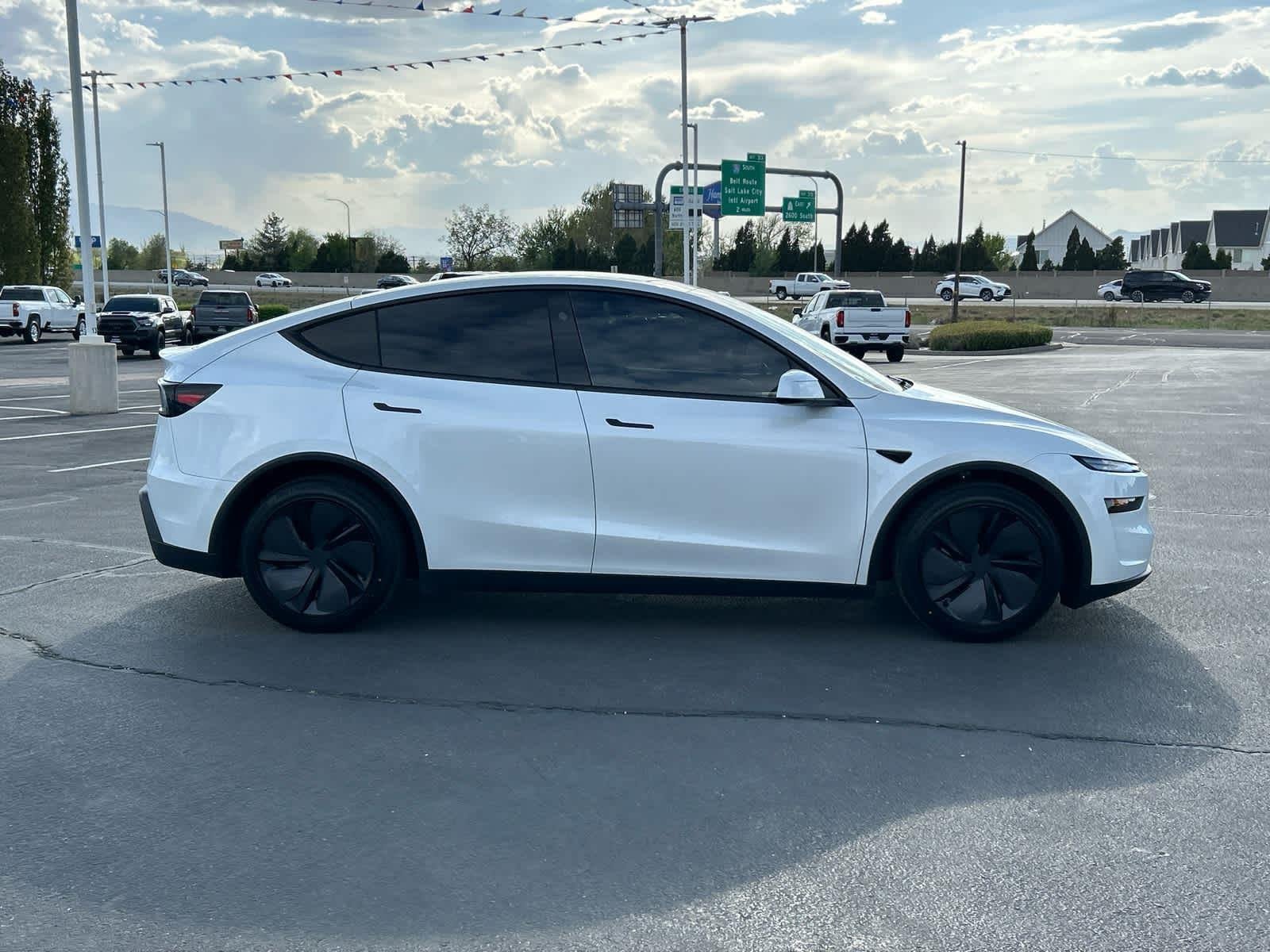 2026 Tesla Model Y Premium - Photo 7