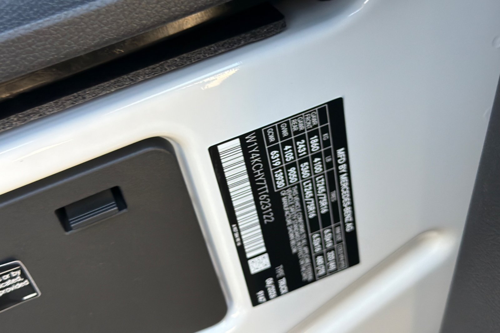 New 2026 Arctic White Mercedes-Benz Cargo 170 WB image 34