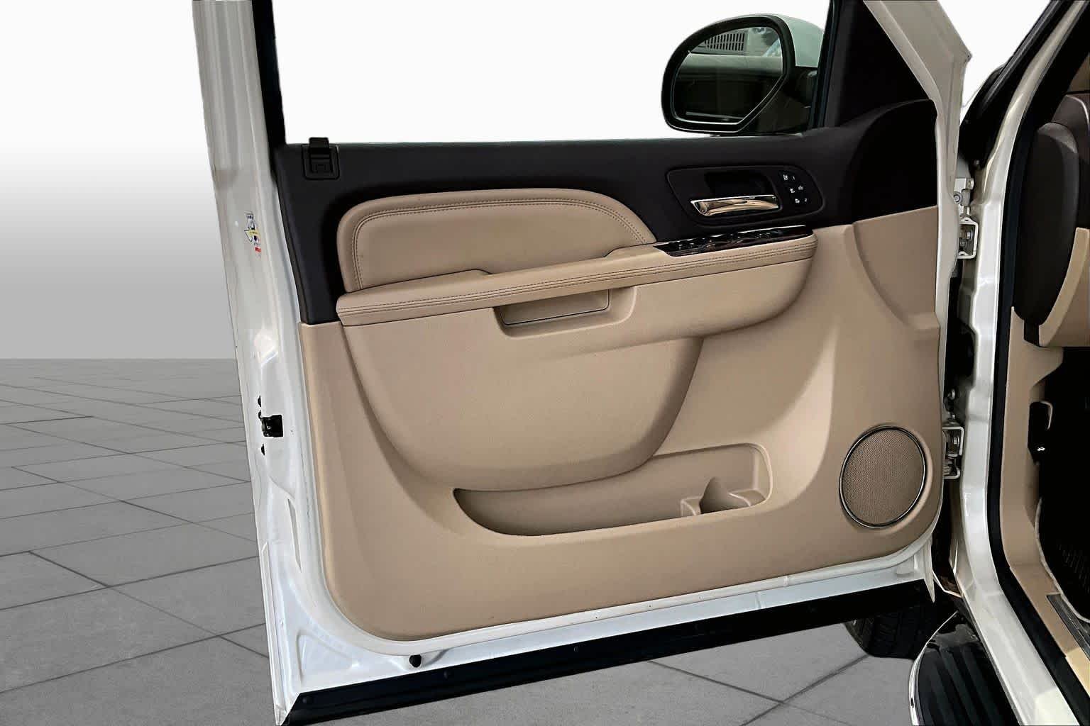 Used 2012 White Diamond Tricoat GMC Denali image 21